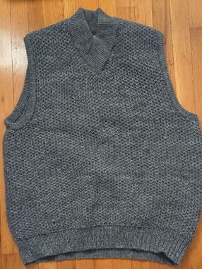 Men's Wool Charcoal Grey V-Neck Knit Sweater Vest